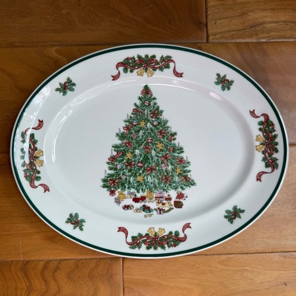 Johnson Brothers Victorian Christmas 12 Inch Platter England 1883 - Picture 1 of 8